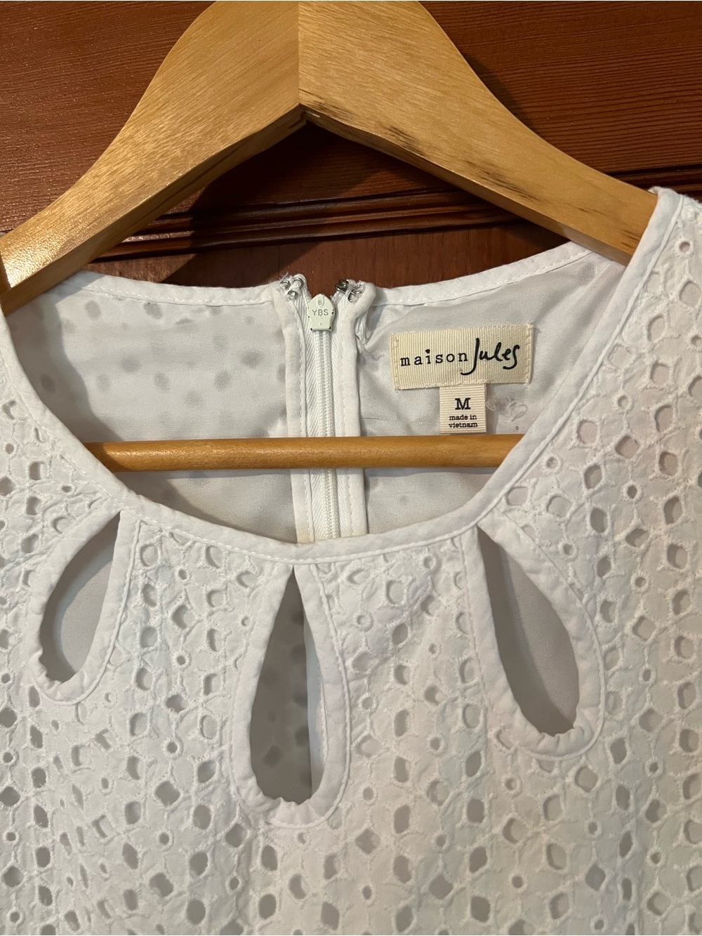 Maison Jules White Eyelet Shift Dress Medium Sleeveless Cutout Neck Dress - Picture 5 of 10
